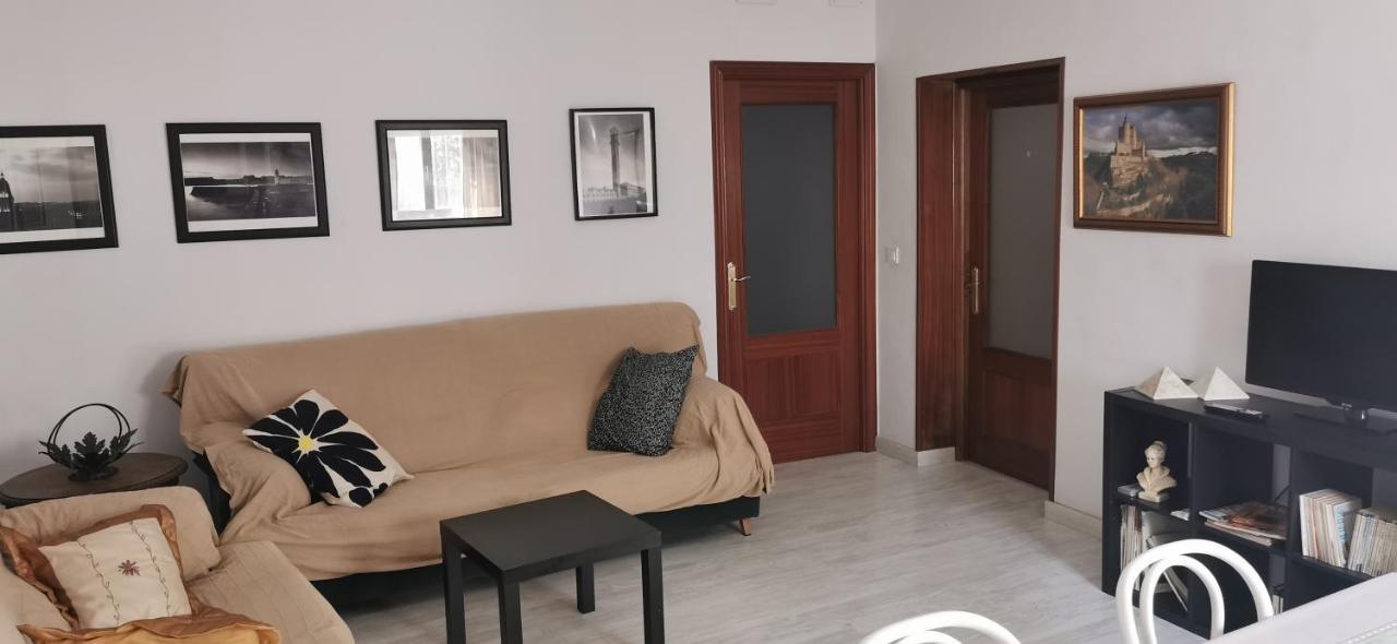 Villa "Luna De Segovia" Leganes Luaran gambar